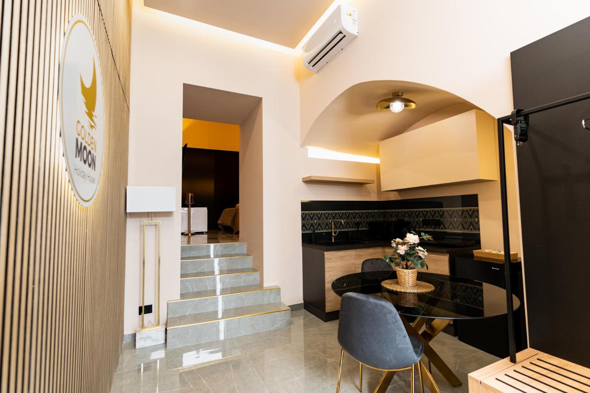 Golden Moon Holiday House Катания Экстерьер фото